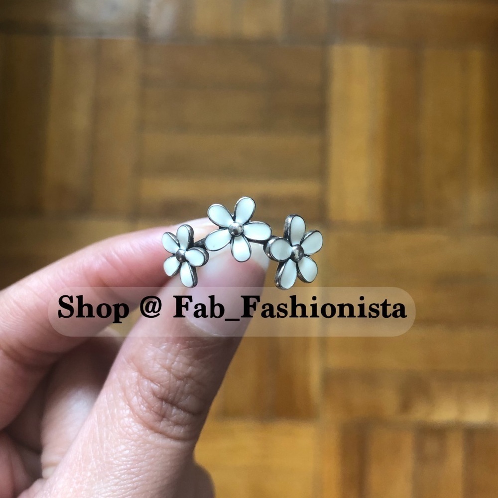 Pandora Sterling Silver 3 flower Daisy Ring